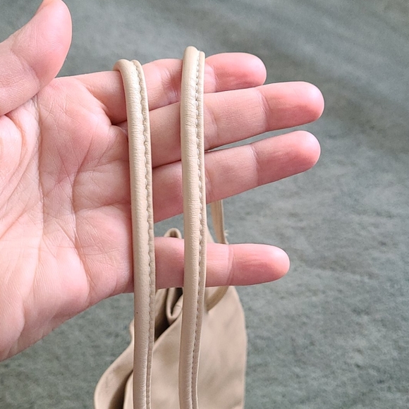 EUC Prada leather bag - Picture 12 of 12